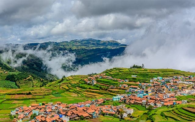 கோடை சீசனை முன்னிட்டு உதகை-குன்னூர்-மேட்டுப்பாளையம் சாலையில் போக்கு வரத்து மாற்றம்